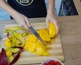 Foto del paso 1 de la receta: Sopa fría de mango y tomate