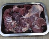 Foto langkah ke 1 dari resep Oseng Daging Sapi Wijen.