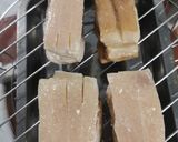 รูปขั้นตอนการทำที่ 5 ของ หมูกรอบ ต้ม + อบ + ทอด