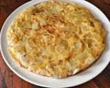 A picture of step 3 of Spanish omelette.