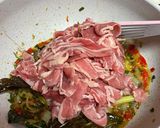 Foto langkah ke 4 dari resep Tumis Daging Sliced Pedas.