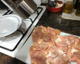 Foto del paso 6 de la receta: Muslo de pollo deshuesado sin piel a la plancha con ensalada