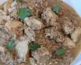A picture of step 4 of Dahi chicken.