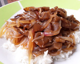Foto del paso 5 de la receta: Berenjenas🍆 y cebollas🌰 en salsa con arroz🍚 y 🍳