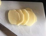 A picture of step 1 of MacDonald Style Homemade Hash Brown.
