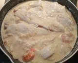 Foto del paso 7 de la receta: Supremas de Merluza en salsa con champiñones y gambones