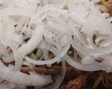Une image de l'étape 4 de Burger végétalien façon « Pulled Pork » aux écorces de bananes.