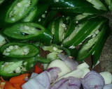 Foto langkah ke 2 dari resep Tumis cumi asin.