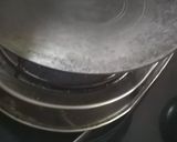 A picture of step 3 of Rice Roti.