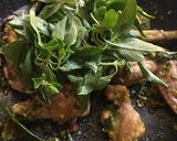 Foto langkah ke 3 dari resep Ayam lombok ijo kemangi.