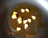 Foto del paso 2 de la receta: Tallarines con champiñones y ajo