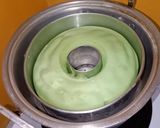 Foto langkah ke 7 dari resep Bolu Pandan Kukus.