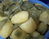 Foto del paso 1 de la receta Judías verdes con patata, ajos y pimentón😋