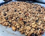 Házi granola mézzel, magvakkal és aszalt gyümölcsökkel recept fázis 3 fotója