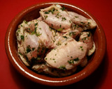 Foto del paso 1 de la receta: Arroz caldoso de alitas de pollo, en salsa de ali oli de ajo y perejil