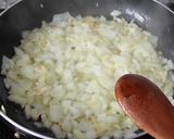 Foto del paso 1 de la receta: Fideos con salsa roja