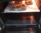 Foto del paso 5 de la receta: Pan pizza de solomillo, jamón serrano, zanahoria y aceitunas