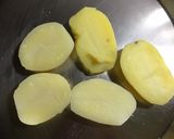 A picture of step 1 of Bread Pakoda.