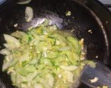Foto langkah ke 4 dari resep Tumis timun telor.
