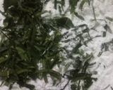 Foto langkah ke 2 dari resep 219. Rempeyek Kacang Tanah Daun Jeruk.