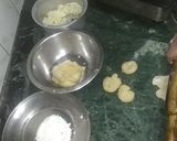 A picture of step 6 of Holi Special Gujiya.