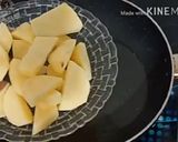 A picture of step 5 of Potato & Green peas ki Sabji.
