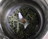 A picture of step 1 of Lemon grass cooler.