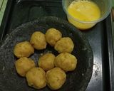 Foto langkah ke 6 dari resep Perkedel kentang praktis.