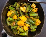 A picture of step 3 of Vindi Aloo fry (Okra Potato fry).