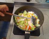 A picture of step 4 of Sukiyaki Sauce Fried Rice.