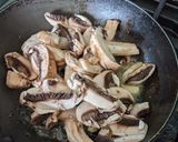 A picture of step 4 of Mushrooms and egg brunch.