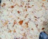 صورة لخطوة 2 من وصفة بيتزا الخبز البايت😍