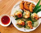 Hình bước làm 3 của món Cánh gà chiên nước mắmXôi lá dứa :)