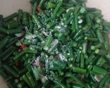 Foto langkah ke 2 dari resep Tumis Kacang Panjang & Kecambah Kedelai.