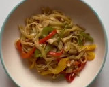 Foto del paso 5 de la receta: Noodles de arroz con pimientos y pollo