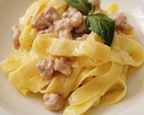 Foto del paso 4 de la receta: Fettuccine a la crema de salchichas con Parmesano