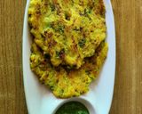 A picture of step 5 of Leftover khichdi thalipeeth with semolina.