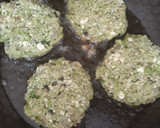 Foto del paso 5 de la receta: Tortitas de brócoli con champiñones