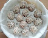 รูปขั้นตอนการทำที่ 2 ของ ข้าวเหนียวมีทบอล sticky rice meatballs (meatballs with sticky rice)