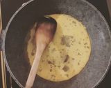 A picture of step 3 of Fluffy Egg Soup.