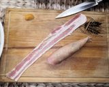 Gluténmentes aszalt gyümis csirkemell, fokhagymás-tejfölös virslisalátával recept fázis 4 fotója