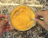 รูปขั้นตอนการทำที่ 2 ของ ต้มยำไข่เจียวหมูสับ ลองดูมั้ย แซ่บลืมแน่นอน