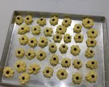 Foto langkah ke 3 dari resep Kue lebaran semprit susu.