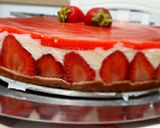 Foto del passaggio 17 della ricetta Cheesecake alle fragole 🍓🍰
