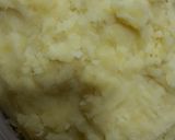 A picture of step 1 of Chicken cheese balls..
