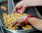 Foto del paso 2 de la receta: Garbanzos Especiados en Ensalada