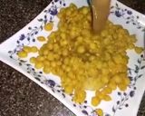 A picture of step 3 of Aloo tikki chat.