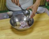 รูปขั้นตอนการทำที่ 10 ของ ยําหมูยอ สูตรน้ำยำปลาร้าแซ่บนัว