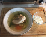 Foto del paso 3 de la receta: Caldo sencillo de pollo estilo michoacan