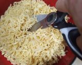 Foto langkah ke 1 dari resep Schotel Mie Kukus.